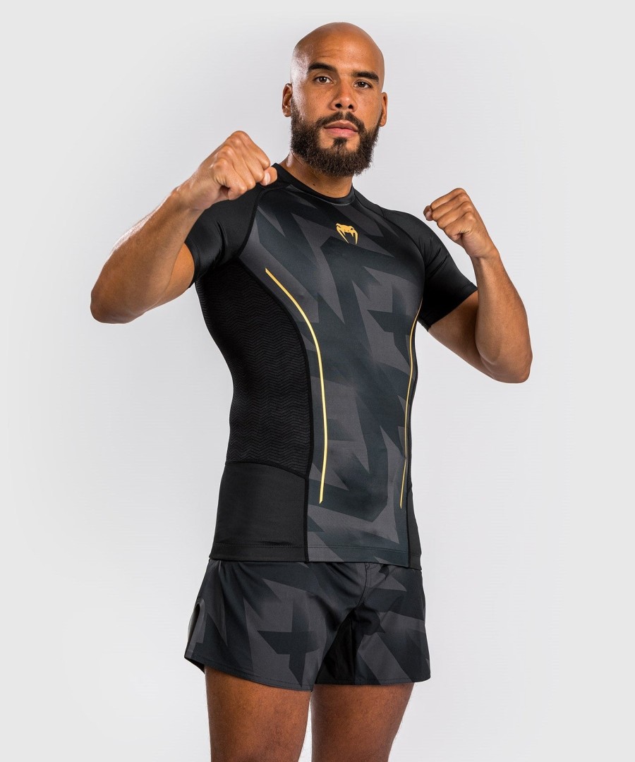 Κοντό μανίκι venum razor rashguard - ΜαύροΧρυσό