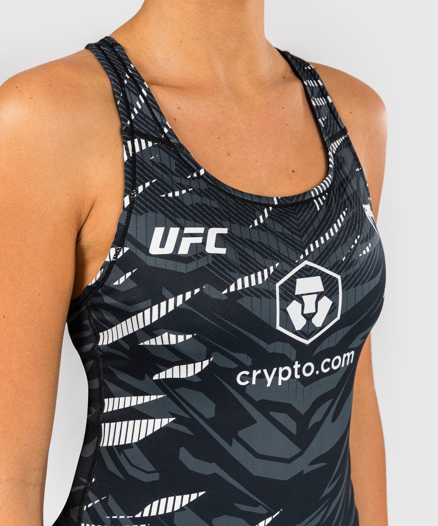 ufc fusion by venum authentic fight night Γυναικείο Φανελάκι με Εφαρμοστό Στυλ και Σουτιέν - Μαύρο